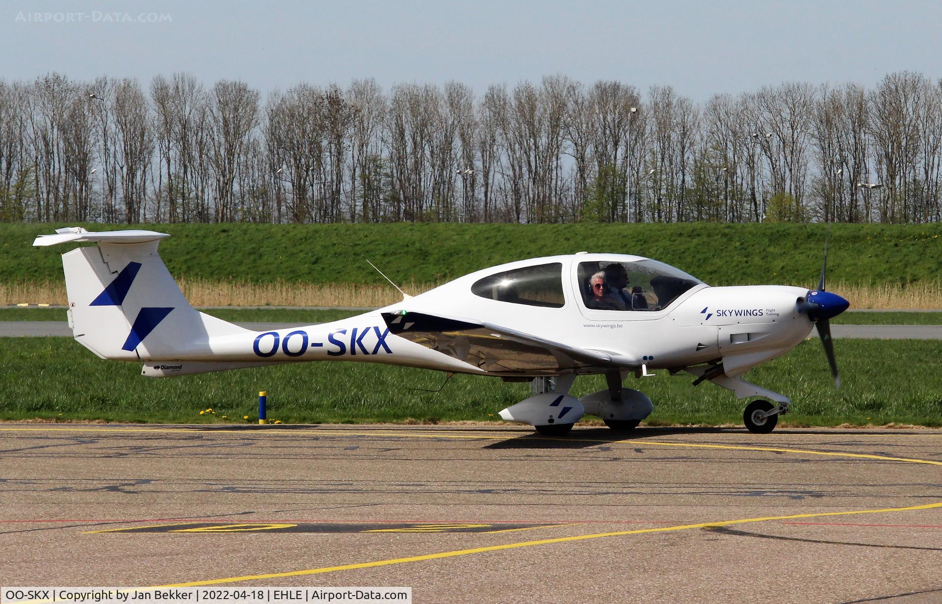OO-SKX, 2006 Diamond DA-40D Diamond Star C/N D4.256, Lelystad Airport, arriving from Antwerp