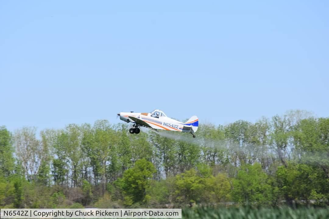 N6542Z, 1962 Piper PA-25-235 Pawnee C/N 25-2081, Spraying wheat near Spiro Oklahoma