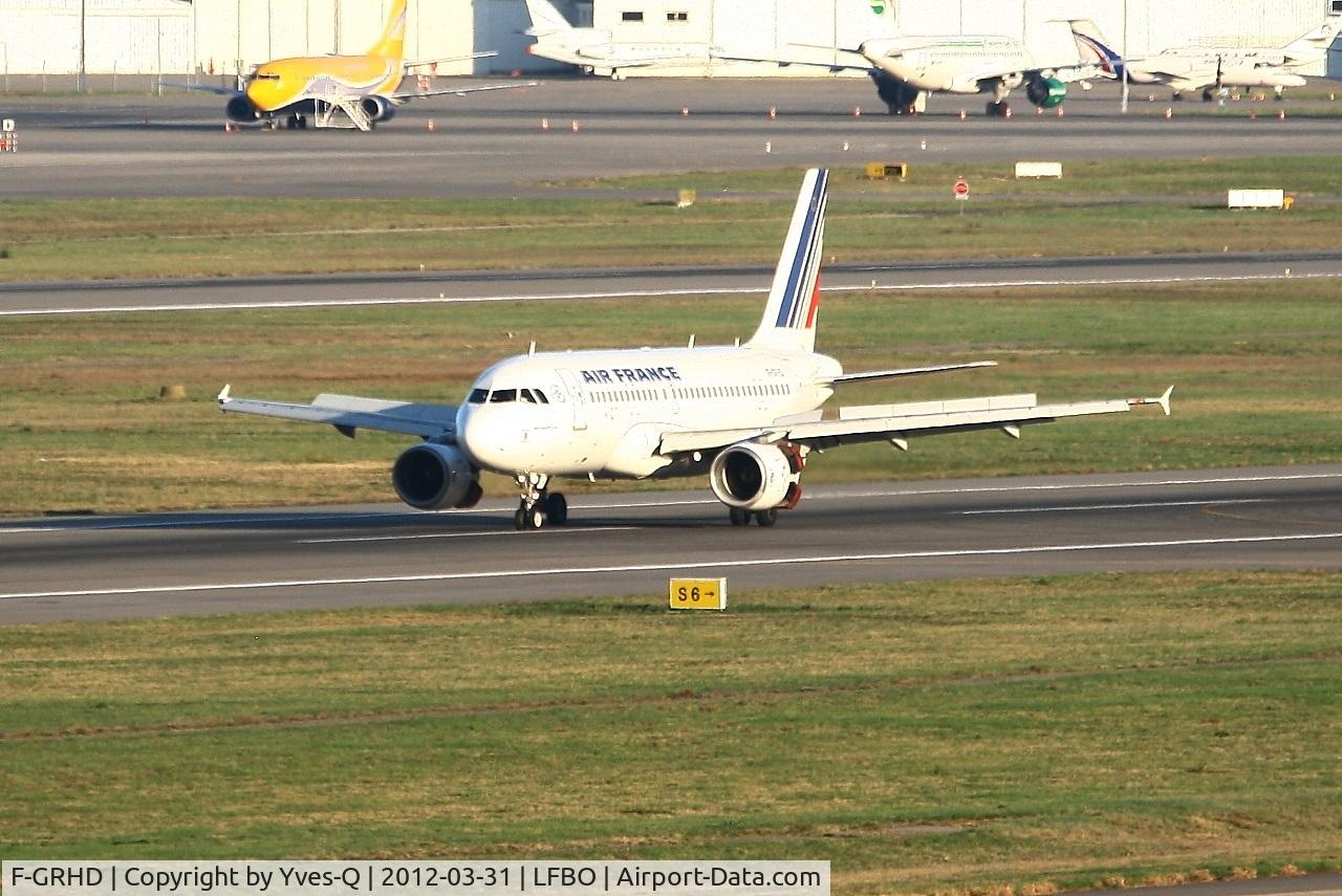 F-GRHD, 1999 Airbus A319-111 C/N 1000, Airbus A319-111, Reverse thrust landing rwy 32L, Toulouse Blagnac Airport (LFBO-TLS)