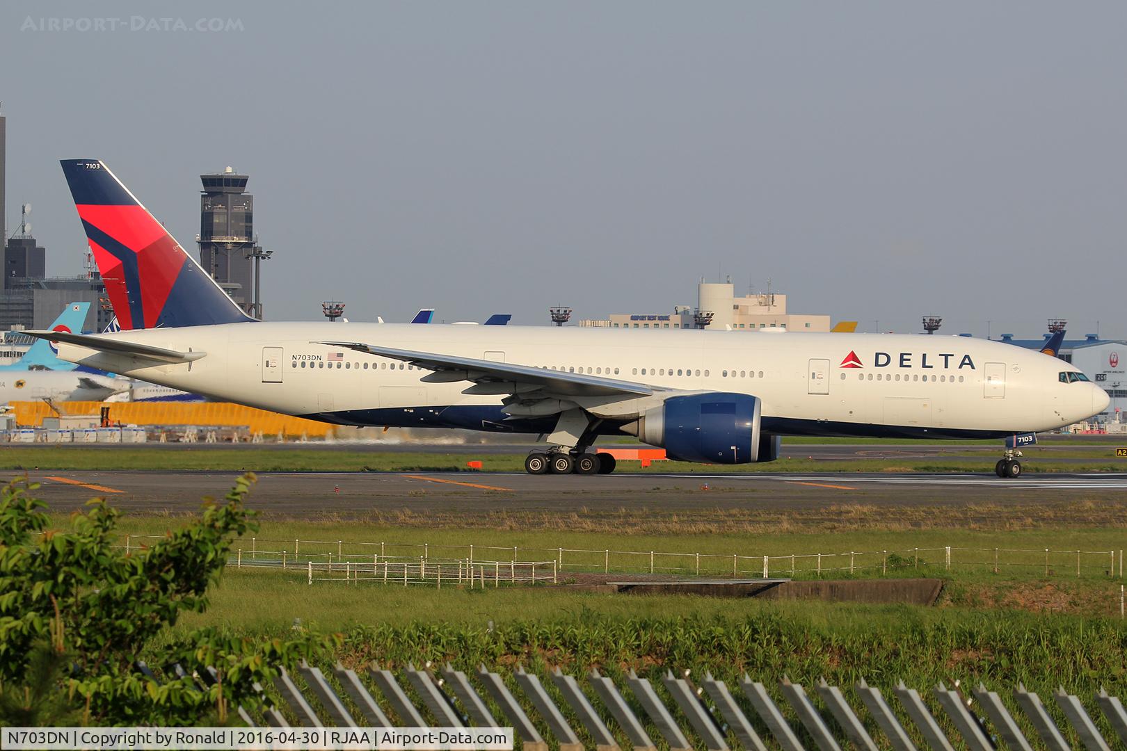 N703DN, 2009 Boeing 777-232/LR C/N 32222, at nrt