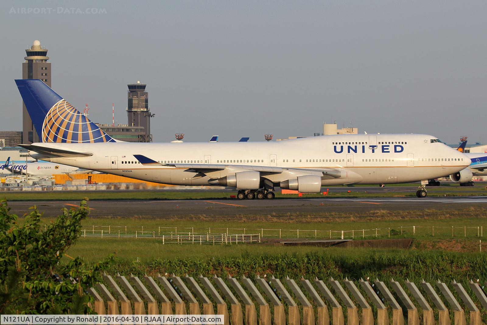 N121UA, 1999 Boeing 747-422 C/N 29167, at nrt