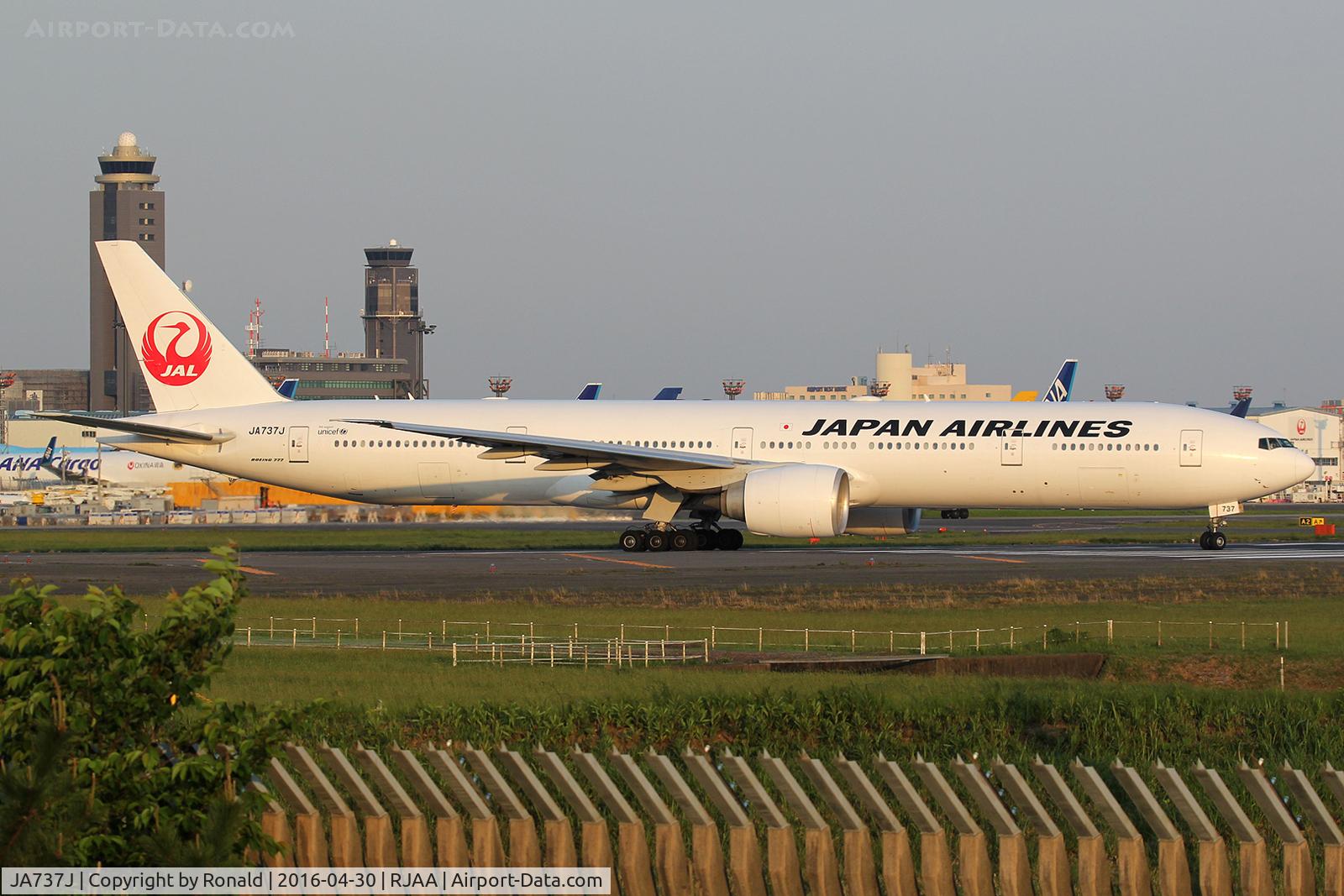 JA737J, 2007 Boeing 777-346/ER C/N 36126, at nrt