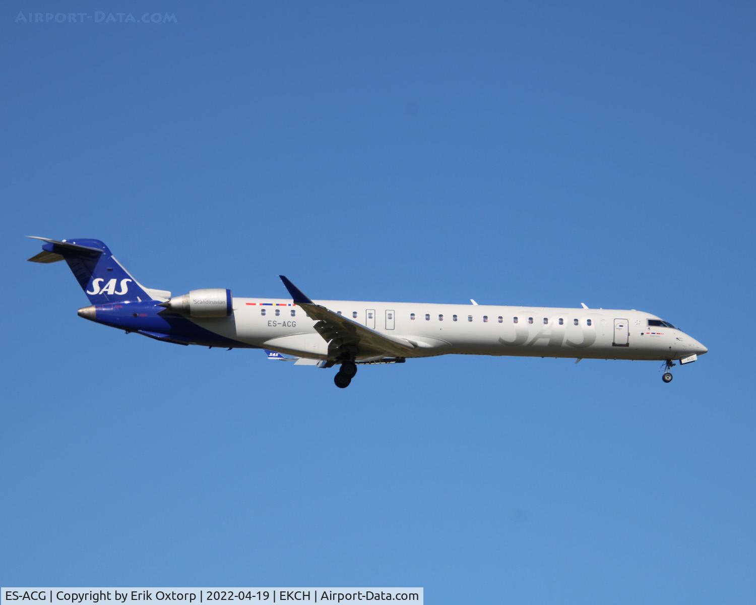 ES-ACG, 2012 Bombardier CRJ-900 NG (CL-600-2D24) C/N 15277, ES-ACG landing rw 04L