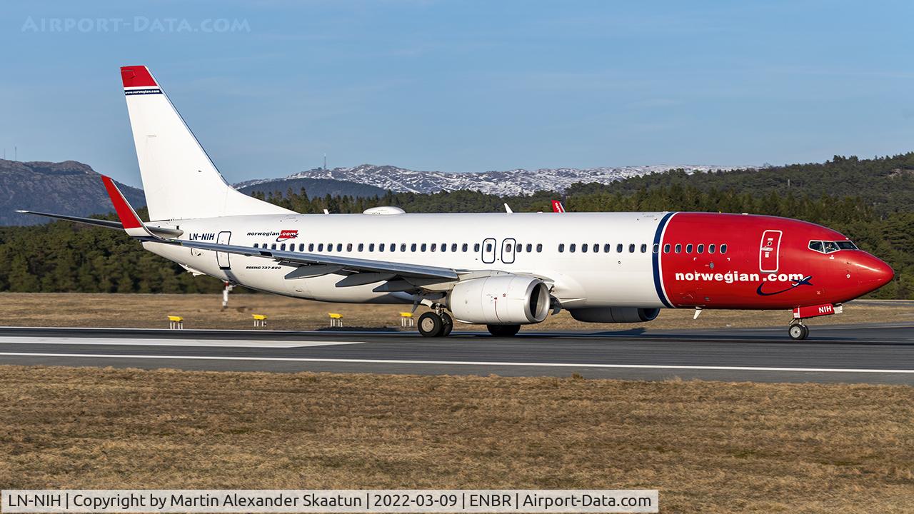 LN-NIH, 2014 Boeing 737-8JP C/N 43879, Landing rwy. 17.
