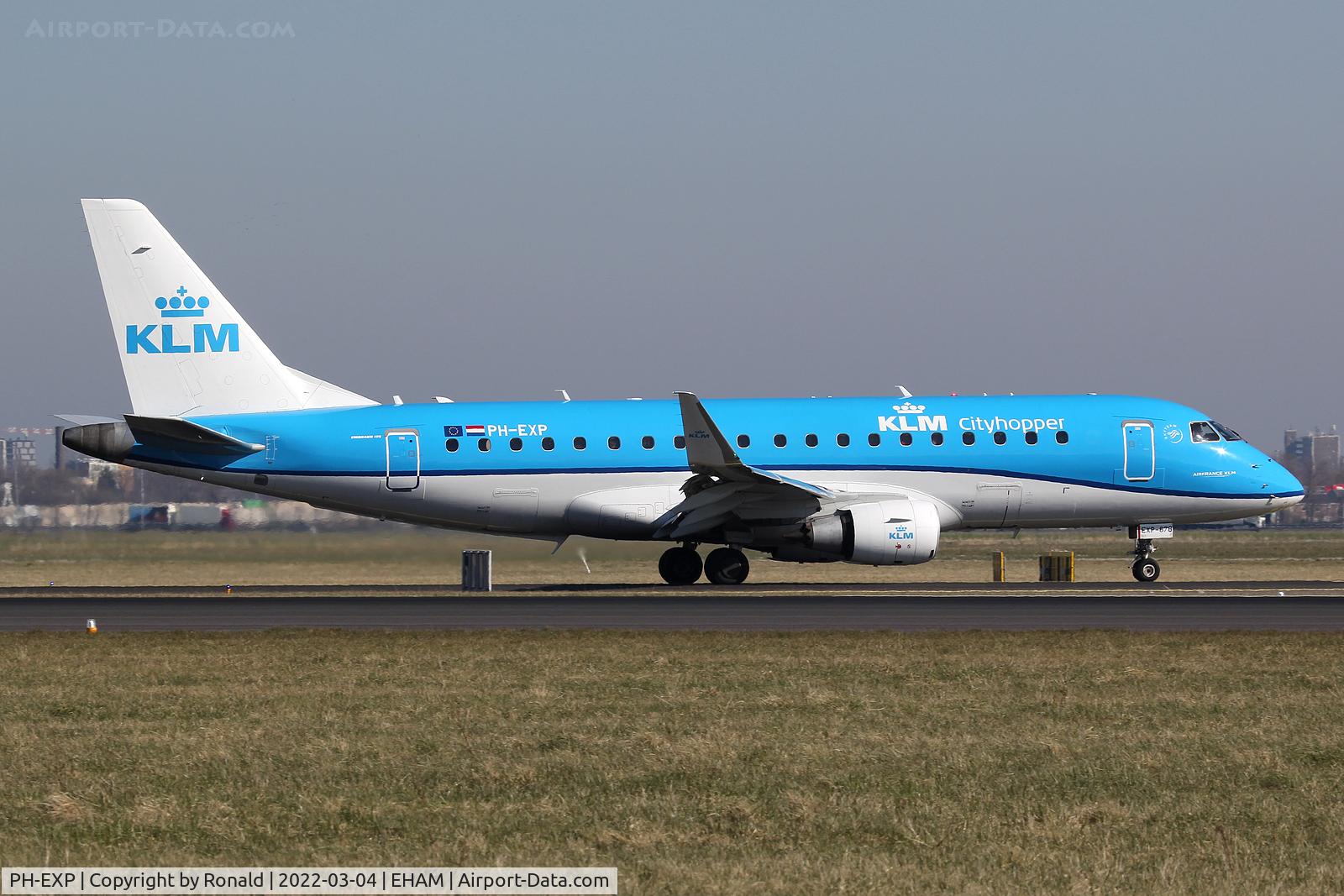 PH-EXP, 2017 Embraer 175LR (ERJ-170-200LR) C/N 17000678, at spl