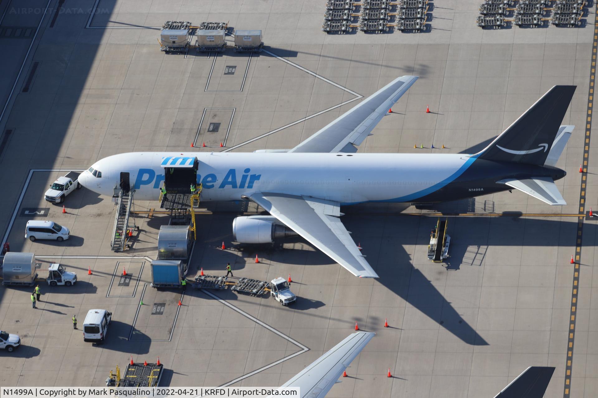 N1499A, 1995 Boeing 767-328/ER C/N 27428/586, Boeing 767-328/ER