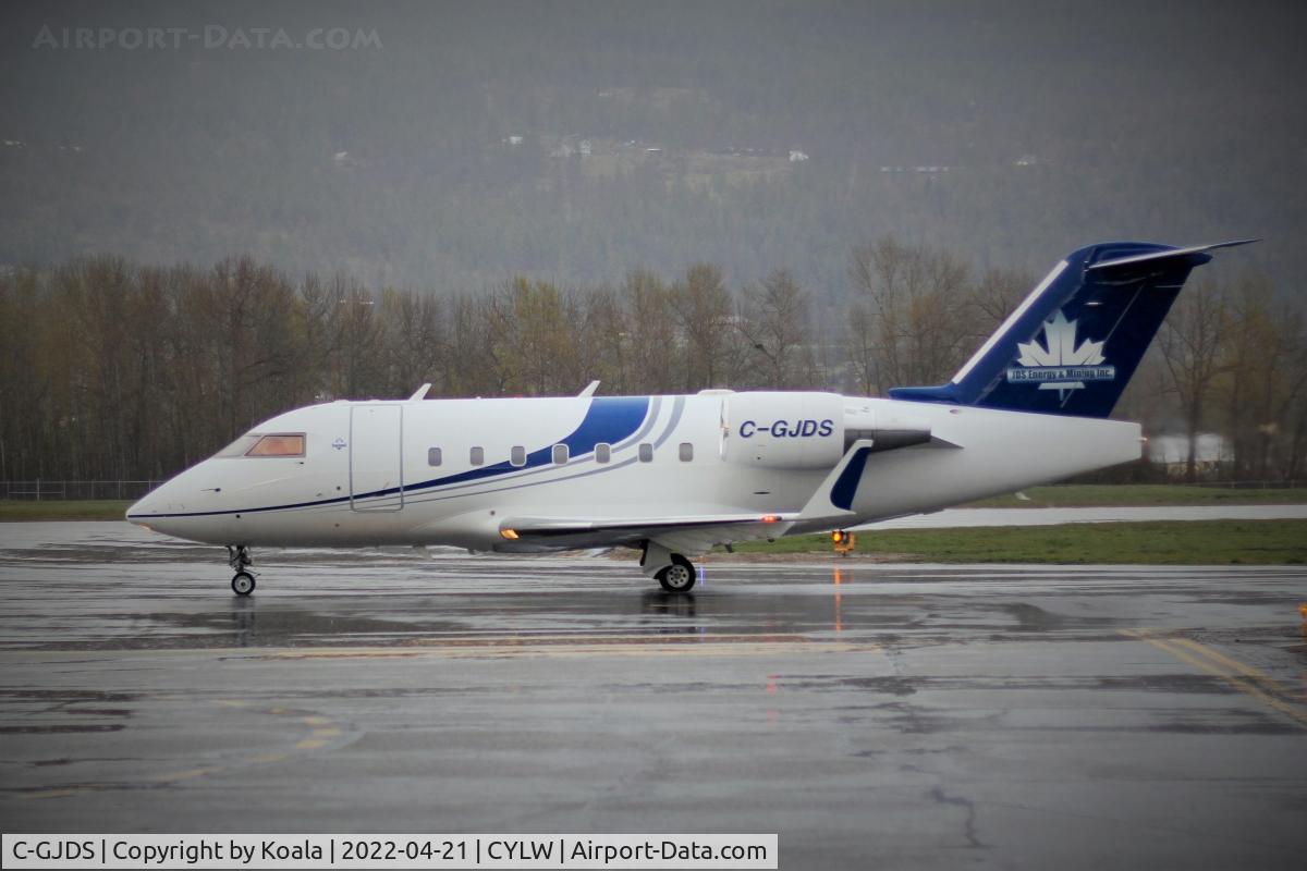 C-GJDS, 2000 Bombardier Challenger 604 (CL-600-2B16) C/N 5475, Arrival from Vancouver