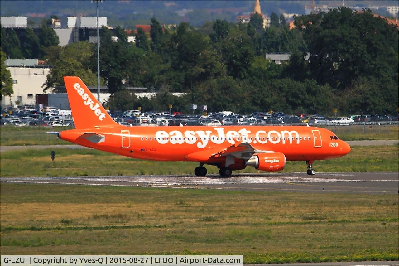 G-EZUI, 2011 Airbus A320-214 C/N 4721, Airbus A320-214, Lining up rwy 14L, Toulouse-Blagnac airport (LFBO-TLS)