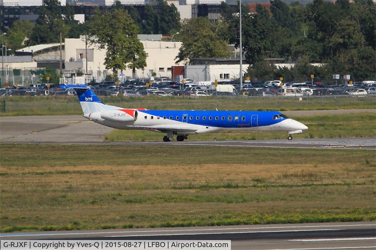 G-RJXF, 2000 Embraer EMB-145EP (ERJ-145EP) C/N 145280, Embraer EMB-145EP, Lining up rwy 14L, Toulouse-Blagnac airport (LFBO-TLS)