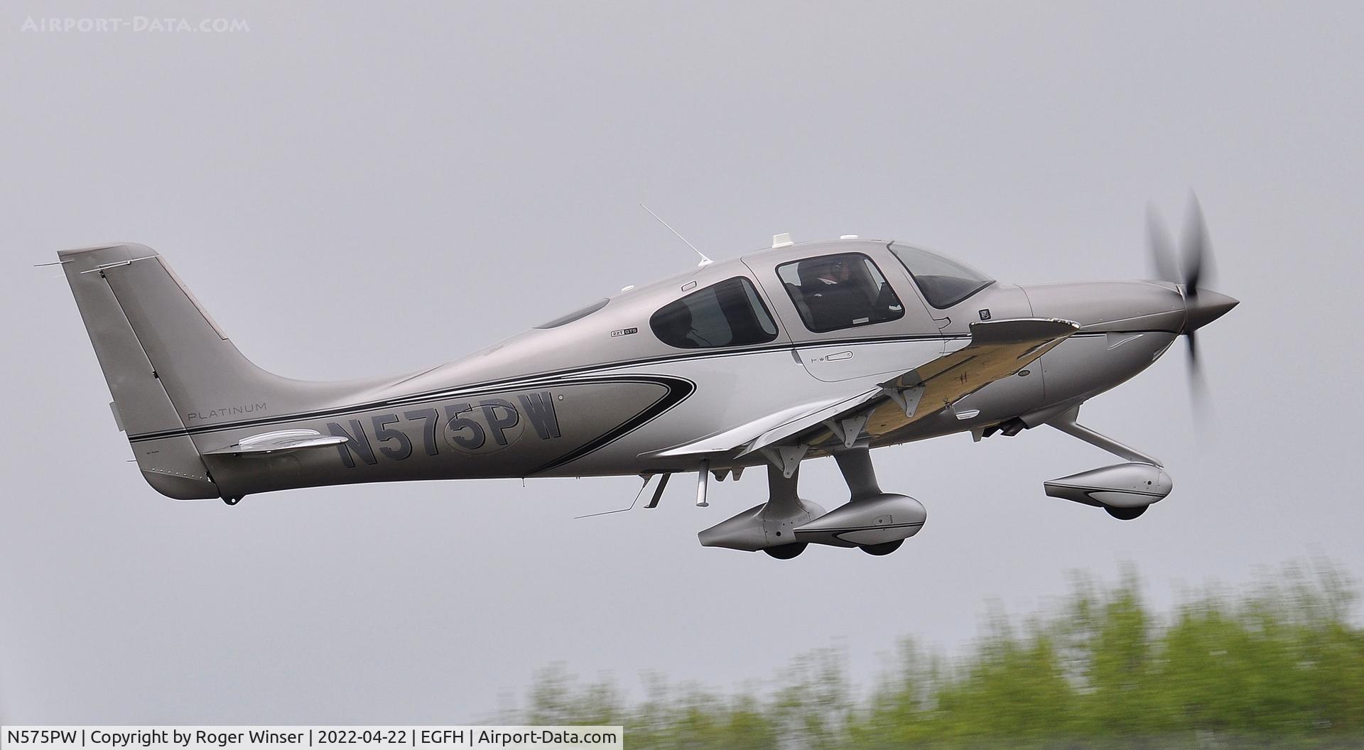 N575PW, Cirrus SR-22 GTS Platinum C/N 2442, Visiting Cirrus Platinum aircraft departing Runway 04.