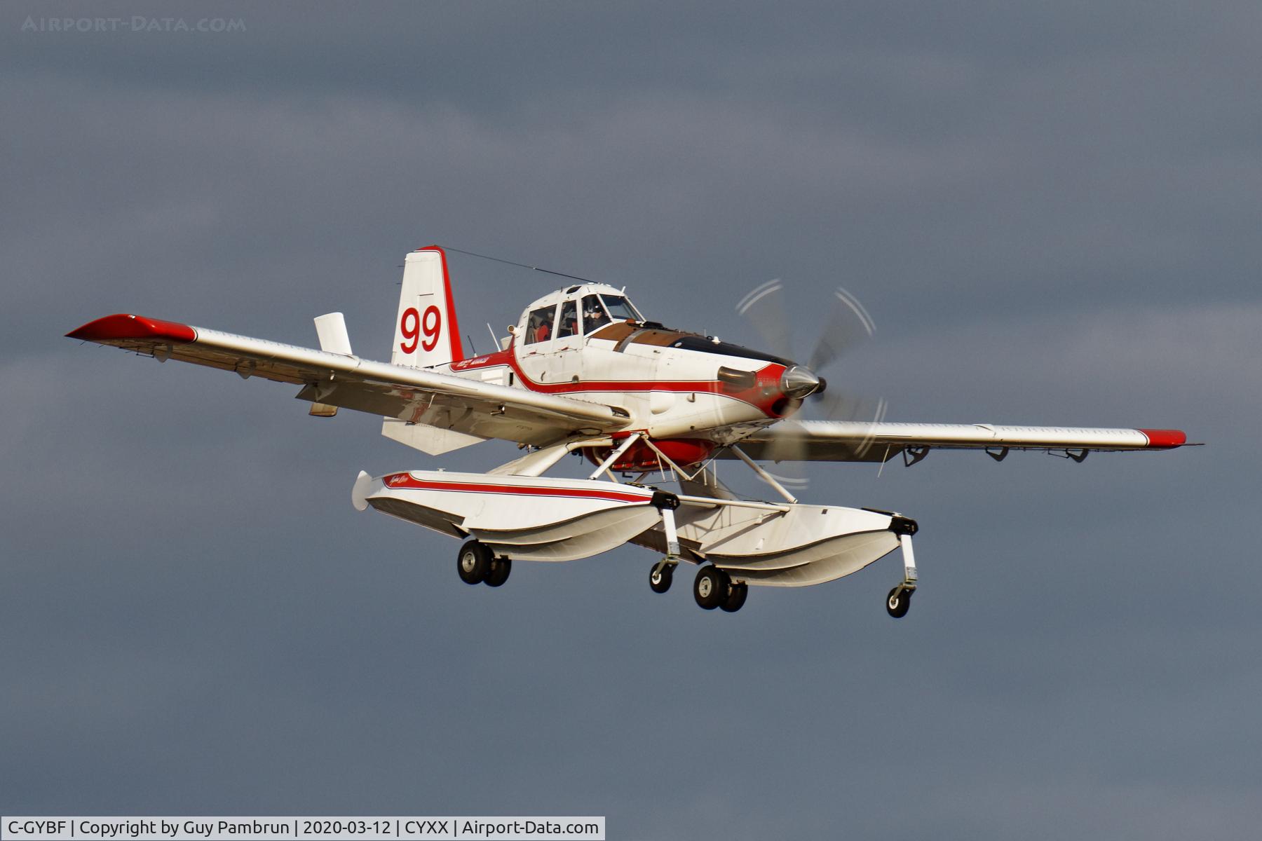 C-GYBF, 2011 Air Tractor AT-802 C/N 802-0393, Landing on 19