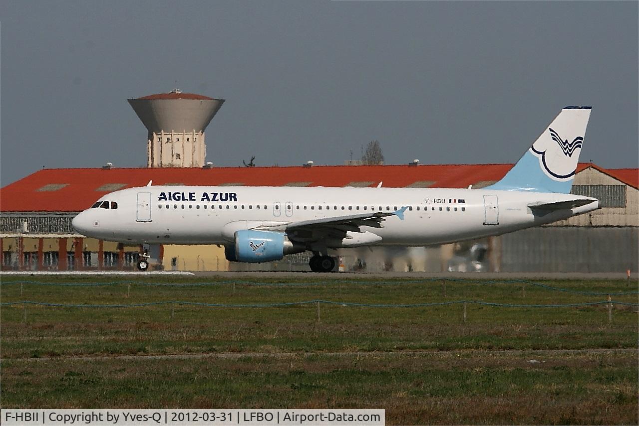 F-HBII, 2009 Airbus A320-214 C/N 3852, Airbus A320-214, Lining up rwy 32R, Toulouse-Blagnac airport (LFBO-TLS)