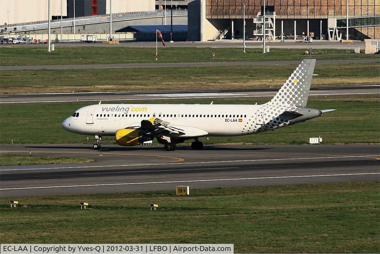 EC-LAA, 2006 Airbus A320-214 C/N 2678, Airbus A320-214, Taxiing, Toulouse-Blagnac airport (LFBO-TLS)