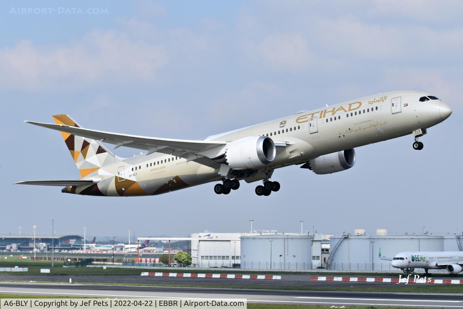 A6-BLY, 2019 Boeing 787-9 Dreamliner Dreamliner C/N 39679, Departing Brussels Airport.