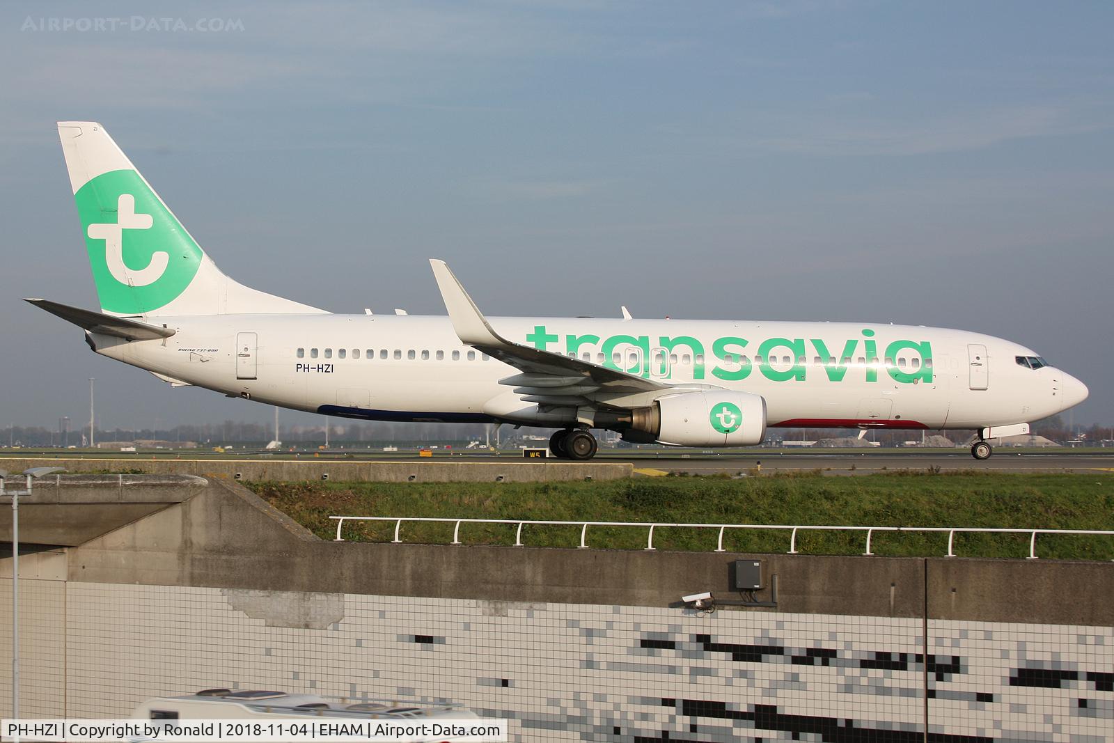 PH-HZI, 2000 Boeing 737-8K2 C/N 28380, at spl