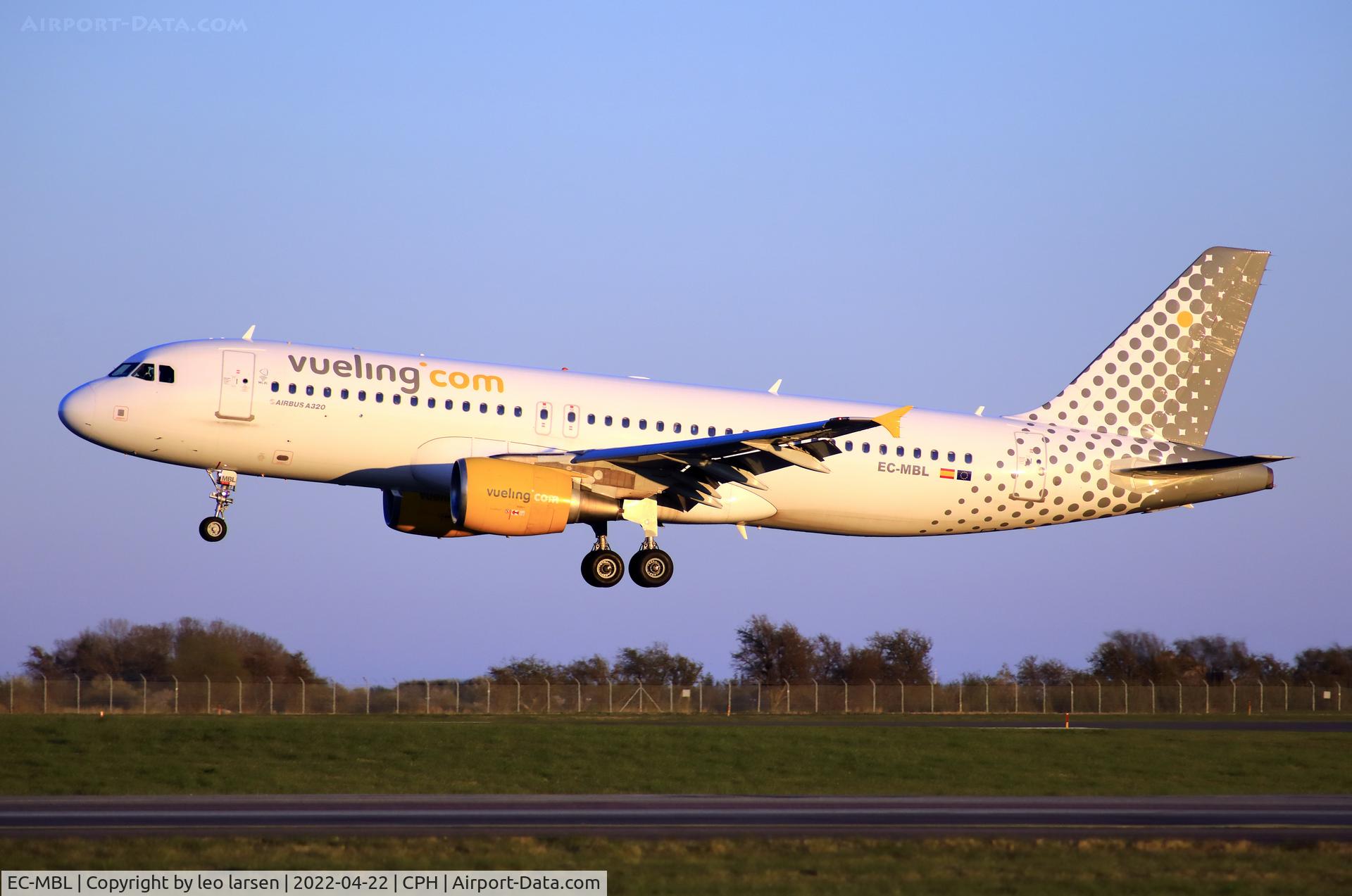 EC-MBL, 2009 Airbus A320-214 C/N 3833, Copenhagen 22.4.2022