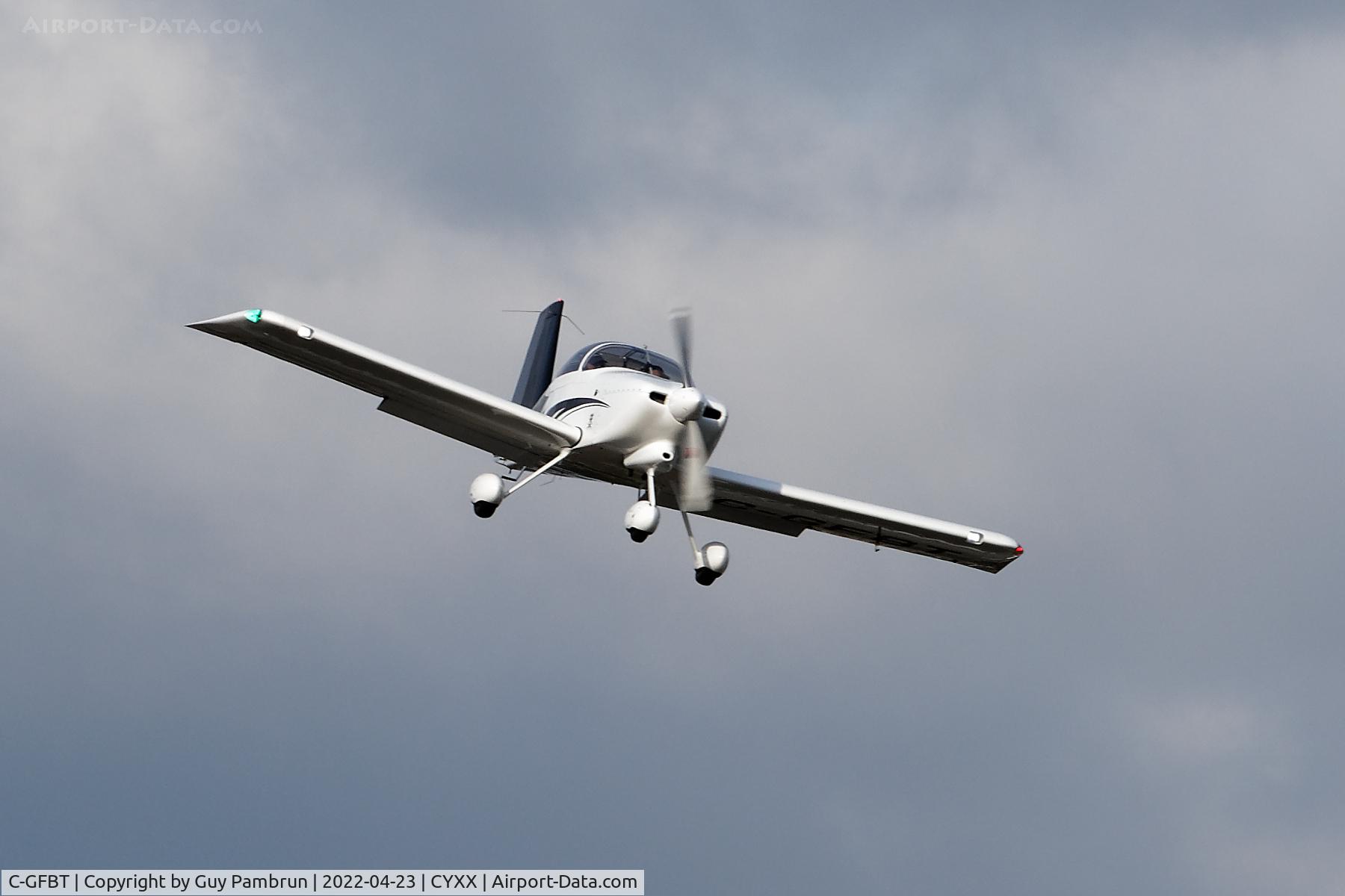 C-GFBT, 2015 Vans RV-7A C/N 70231, Landing on 19
