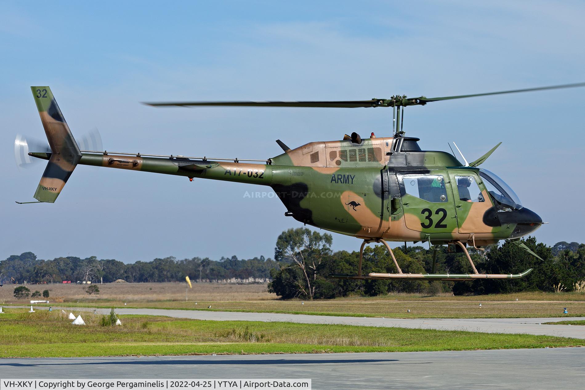VH-XKY, COMMONWEALTH AIRCRAFT CORPORATION PTY. LTD. CA-32 C/N 44532, Arriving at Tyabb.