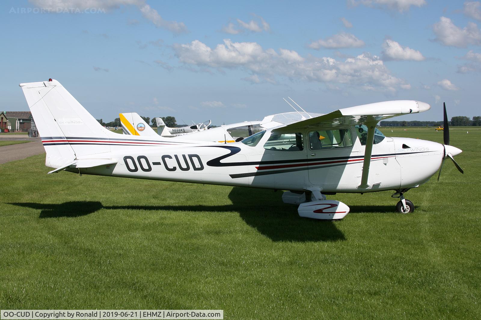 OO-CUD, Cessna 172N C/N 17270426, at ehmz