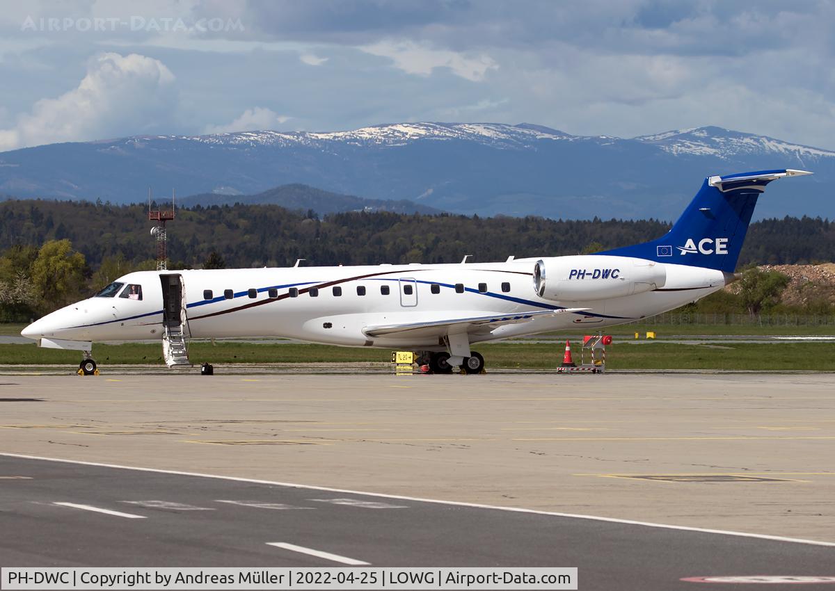 PH-DWC, 1999 Embraer ERJ-135LR (EMB-135LR) C/N 145173, Arrived from Vienna.