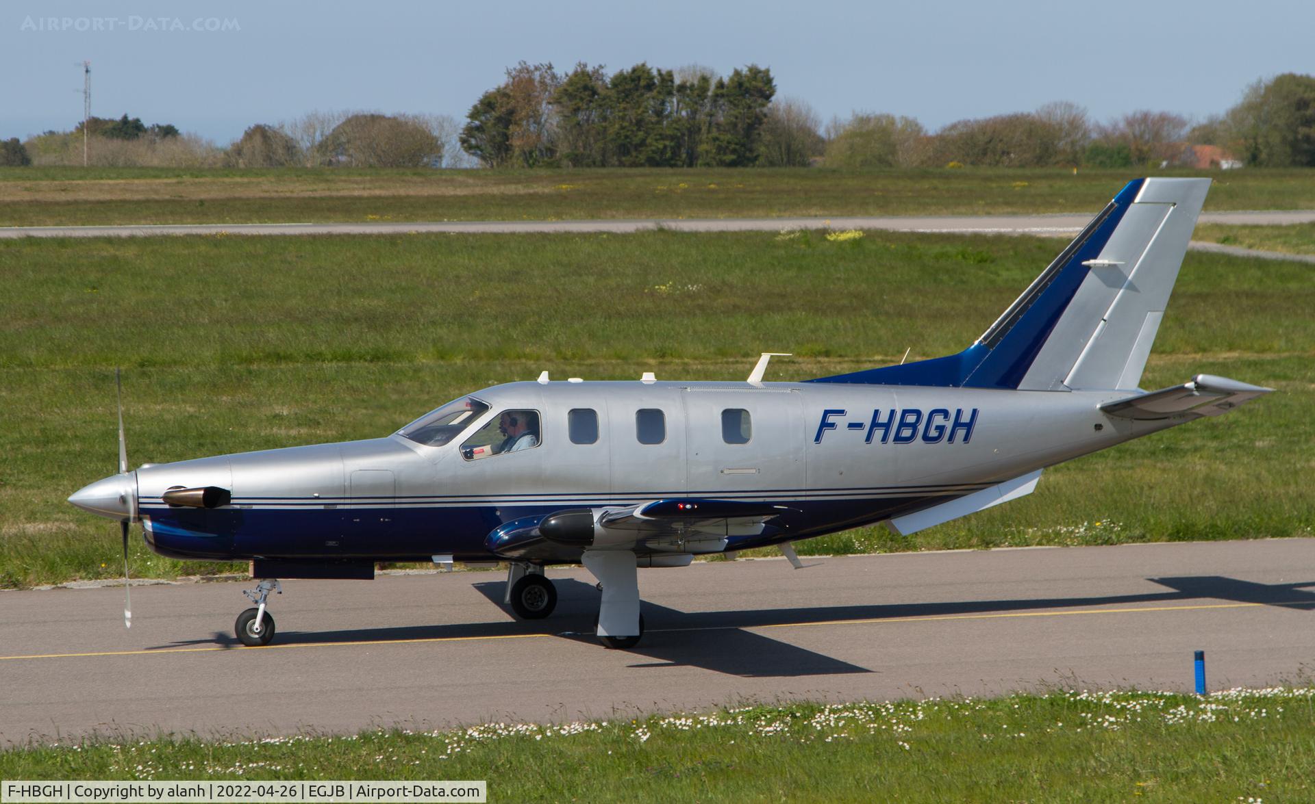 F-HBGH, 2009 Socata TBM-700 C/N 503, Departing Guernsey