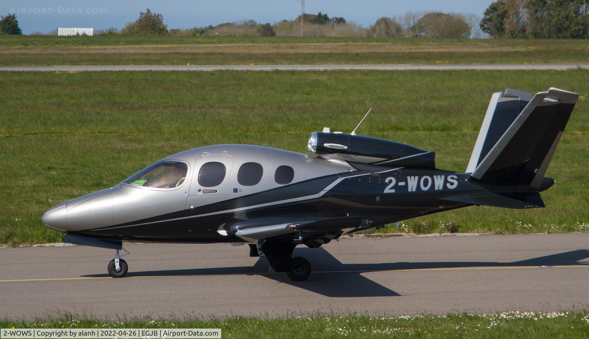 2-WOWS, 2021 Cirrus SF50 Vision C/N 0262, Taxiing at Guernsey