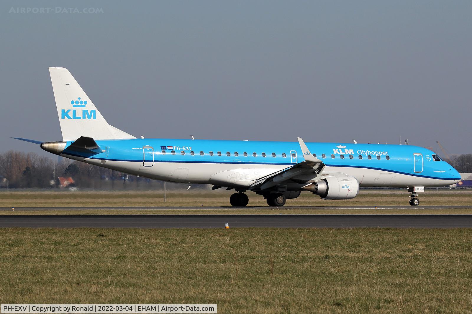 PH-EXV, 2018 Embraer ERJ-190STD (ERJ-190-100) C/N 19000750, at spl