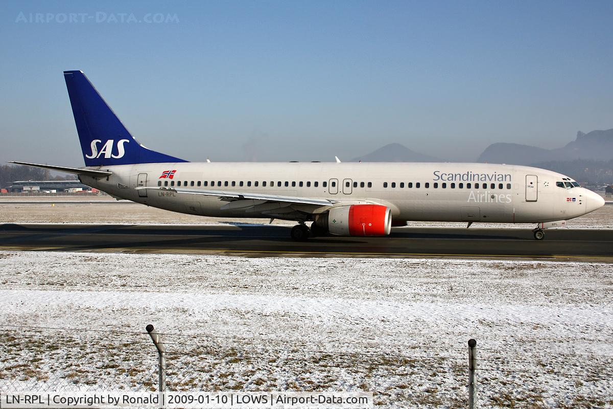LN-RPL, 2000 Boeing 737-883 C/N 30469, at lows