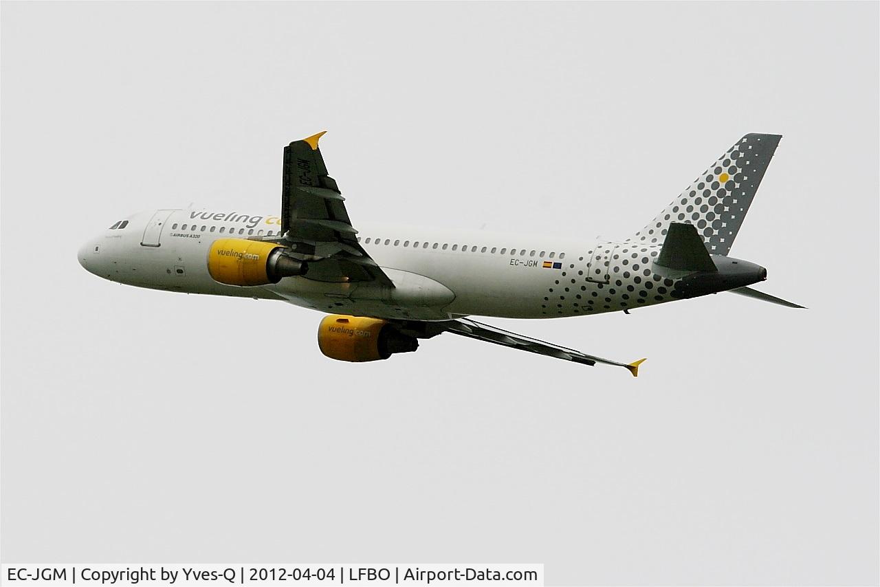 EC-JGM, 2005 Airbus A320-214 C/N 2407, Airbus A320-214, Climbing from rwy 32L, Toulouse Blagnac Airport (LFBO-TLS)