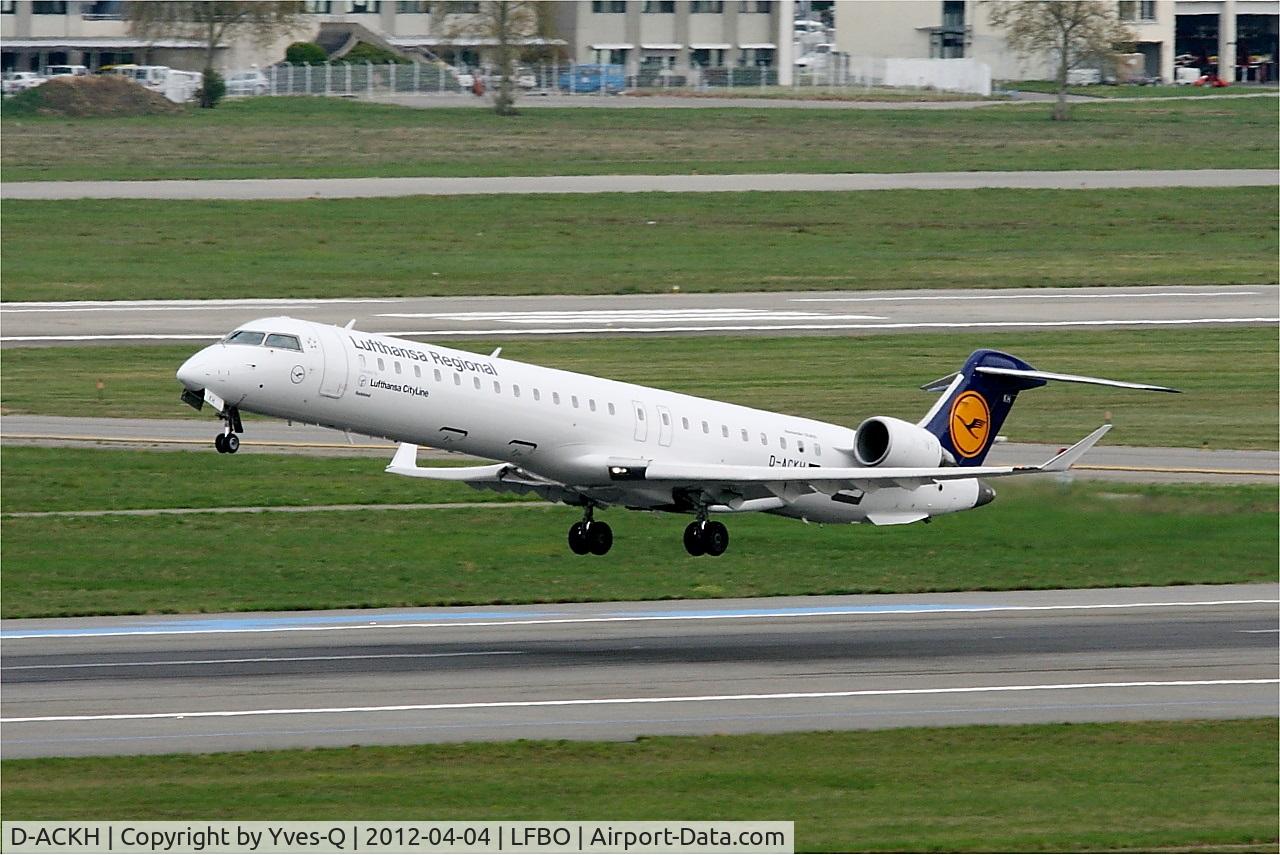 D-ACKH, 2006 Bombardier CRJ-900LR (CL-600-2D24) C/N 15085, Bombardier CRJ-900LR, take off rwy 32R, Toulouse-Blagnac Airport (LFBO-TLS)