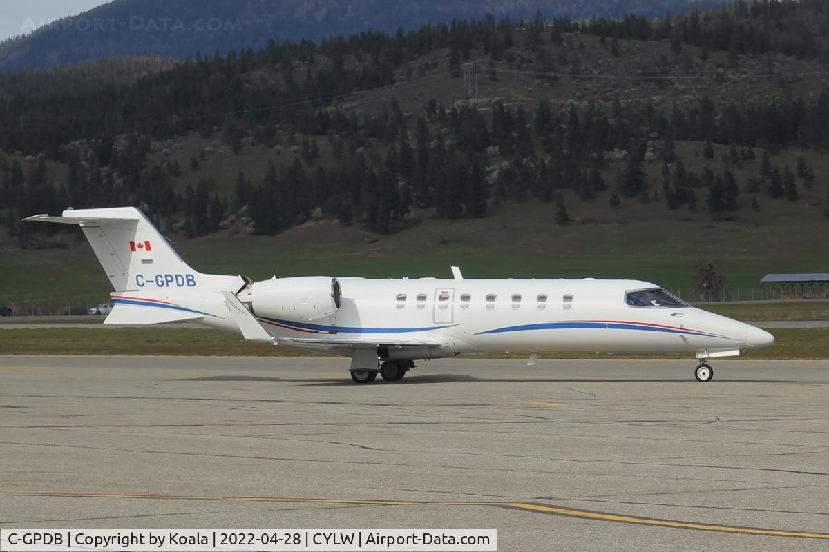 C-GPDB, 1999 Learjet 45 C/N 041, Leaving to Calgary