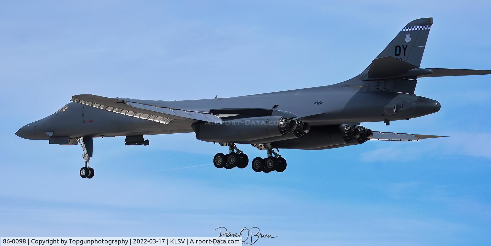 86-0098, 1986 Rockwell B-1B Lancer C/N 58, PHANTOM76 9th BS