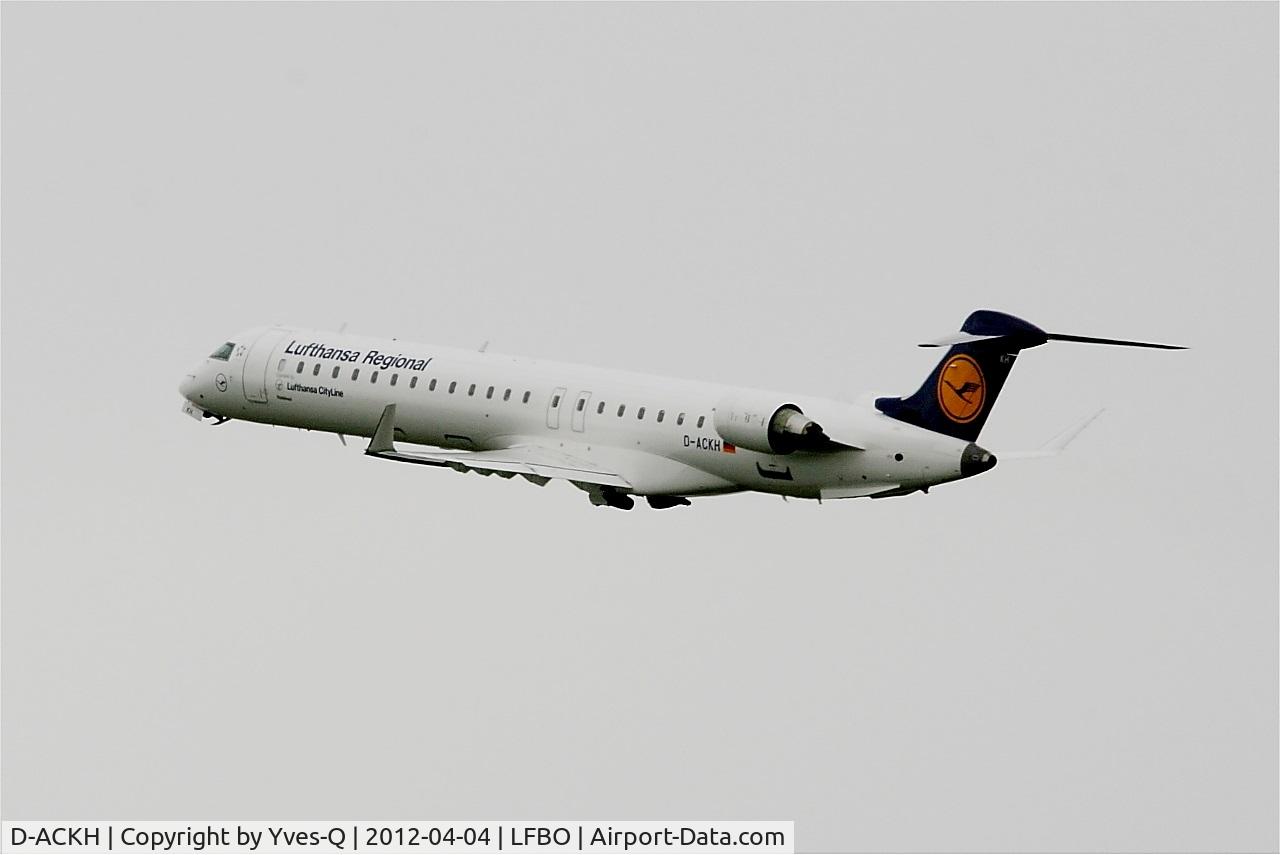 D-ACKH, 2006 Bombardier CRJ-900LR (CL-600-2D24) C/N 15085, Bombardier CRJ-900LR, Climbing from rwy 32R, Toulouse-Blagnac Airport (LFBO-TLS)