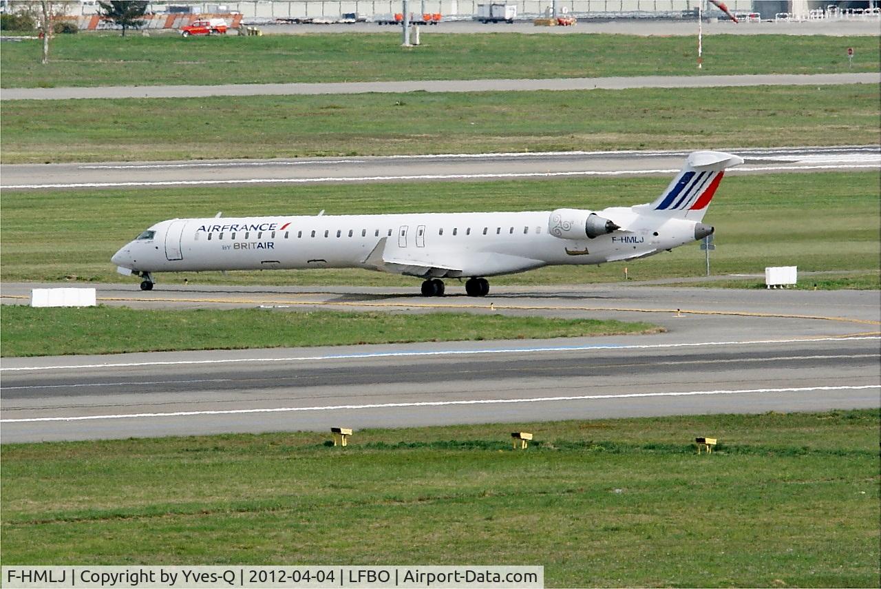 F-HMLJ, 2011 Bombardier CRJ-1000EL NG (CL-600-2E25) C/N 19015, Bombardier CRJ-1000EL, Taxiing, Toulouse Blagnac Airport (LFBO-TLS)