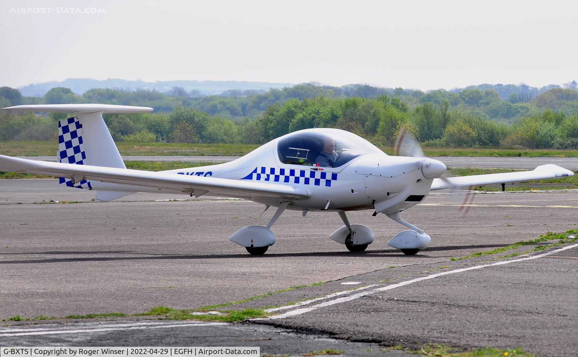G-BXTS, 1997 Diamond DA-20A-1 Katana C/N 10308, Visiting Katana.
