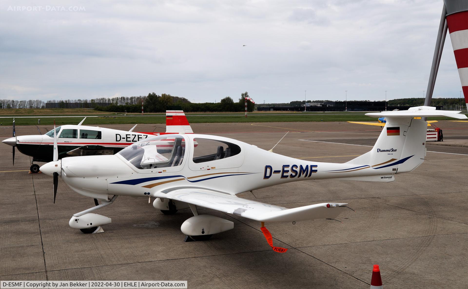 D-ESMF, Diamond DA-40 Diamond Star C/N 40.077, Lelystad Airport