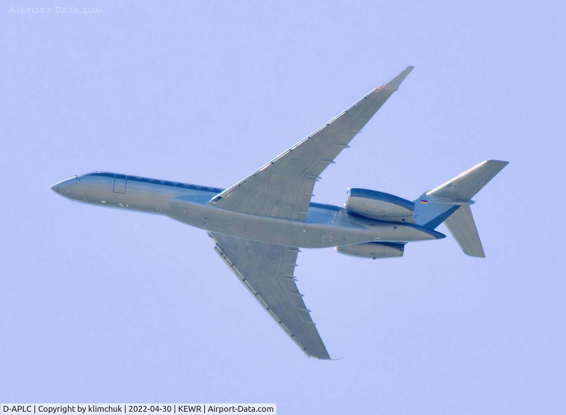 D-APLC, 2021 Bombardier BD-700-2A12 Global 7500 C/N 70046, Arriving from London, on approach to EWR