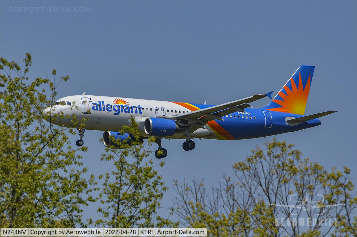 N243NV, 2001 Airbus A320-214 C/N 1461, On final to land at Tri-Cities Airport (KTRI).
