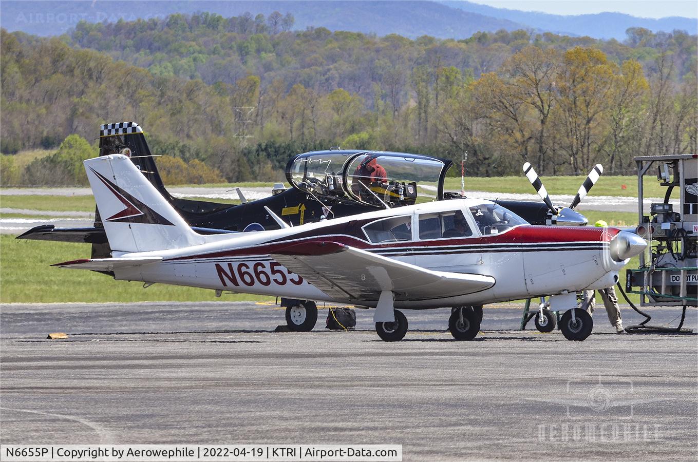 N6655P, 1960 Piper PA-24-180 Comanche C/N 24-1778, Taxing out to depart from Tri-Cities Airport.