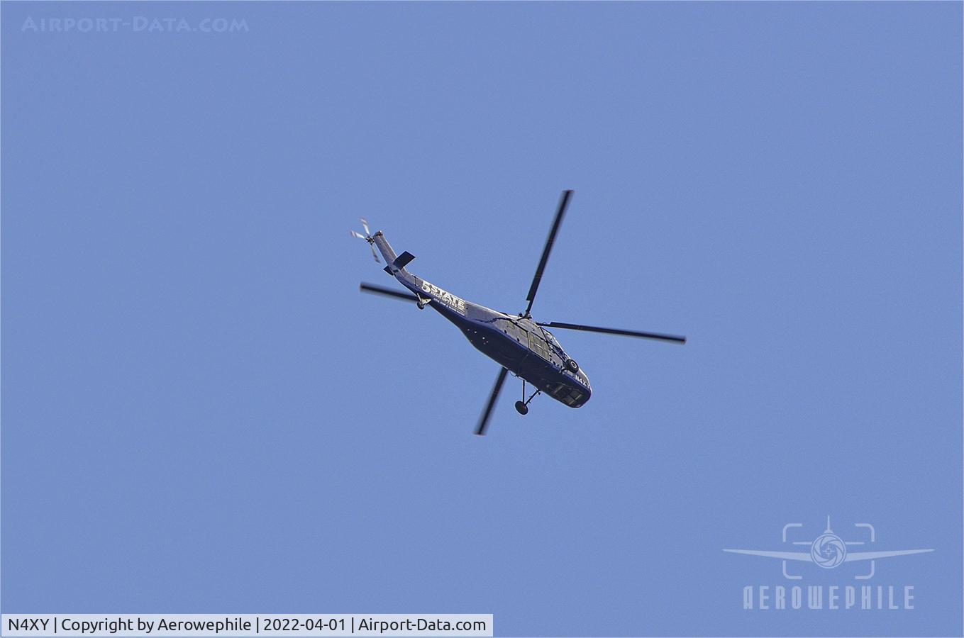 N4XY, 1957 Sikorsky S-58BT C/N 58700, Flying over Bristol, TN.