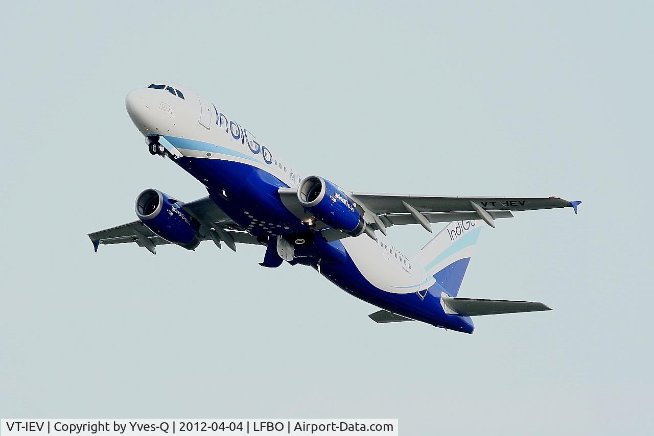 VT-IEV, 2012 Airbus A320-232 C/N 5080, Airbus A320-232, Take off rwy 32R, Toulouse Blagnac Airport (LFBO-TLS)