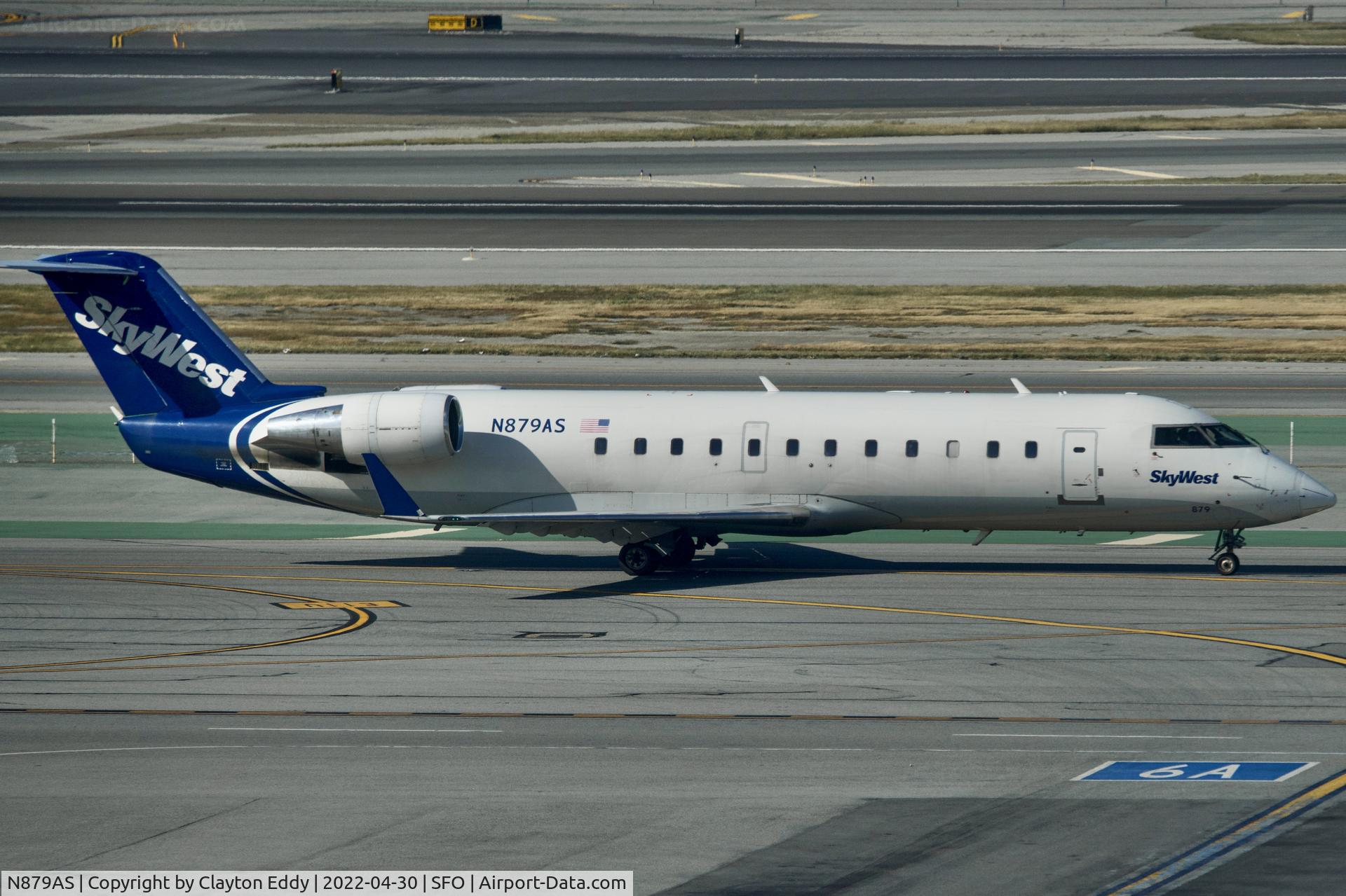 N879AS, 2002 Bombardier CRJ-200ER (CL-600-2B19) C/N 7600, SFO 2022.