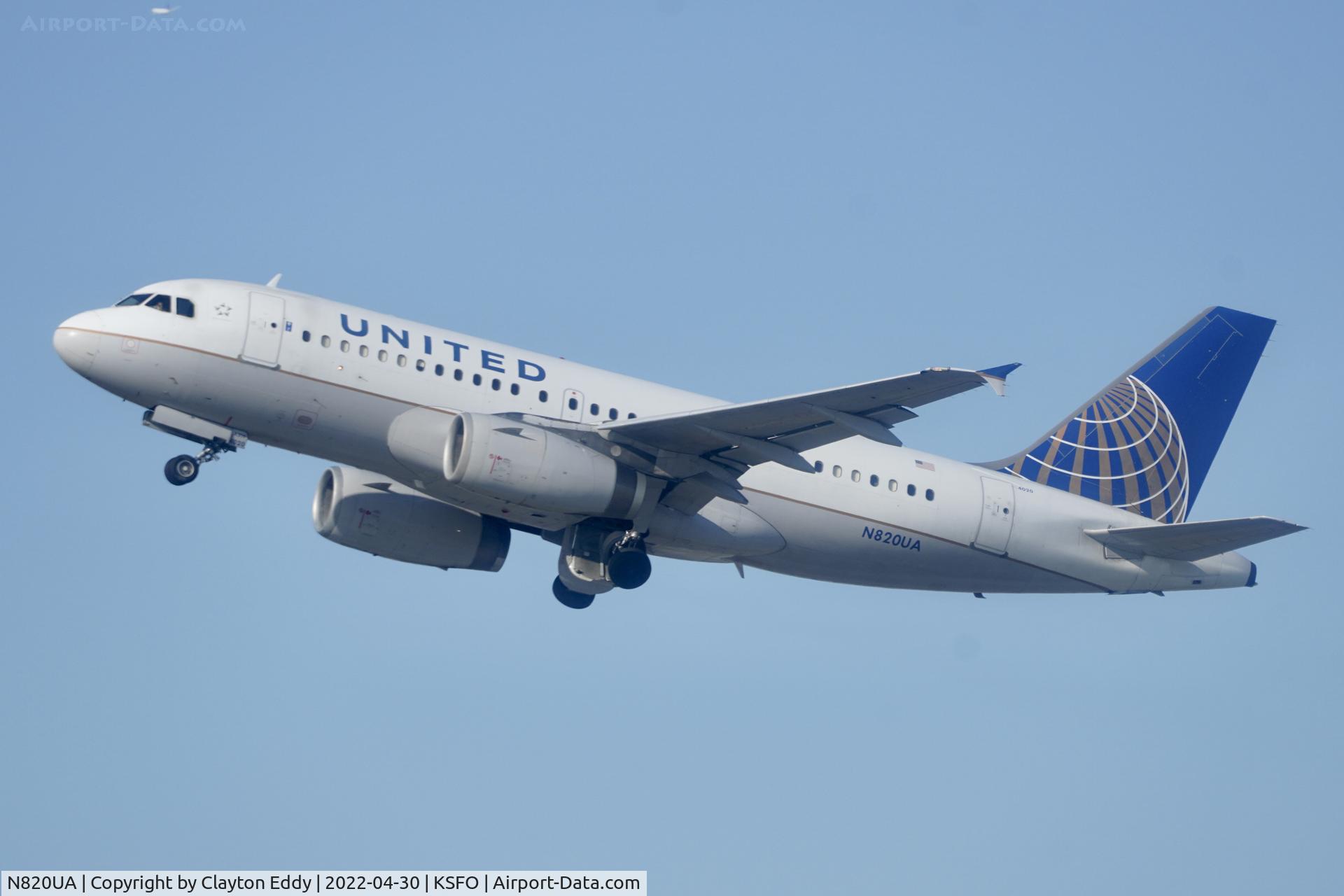 N820UA, 1998 Airbus A319-131 C/N 898, SFO 2022.