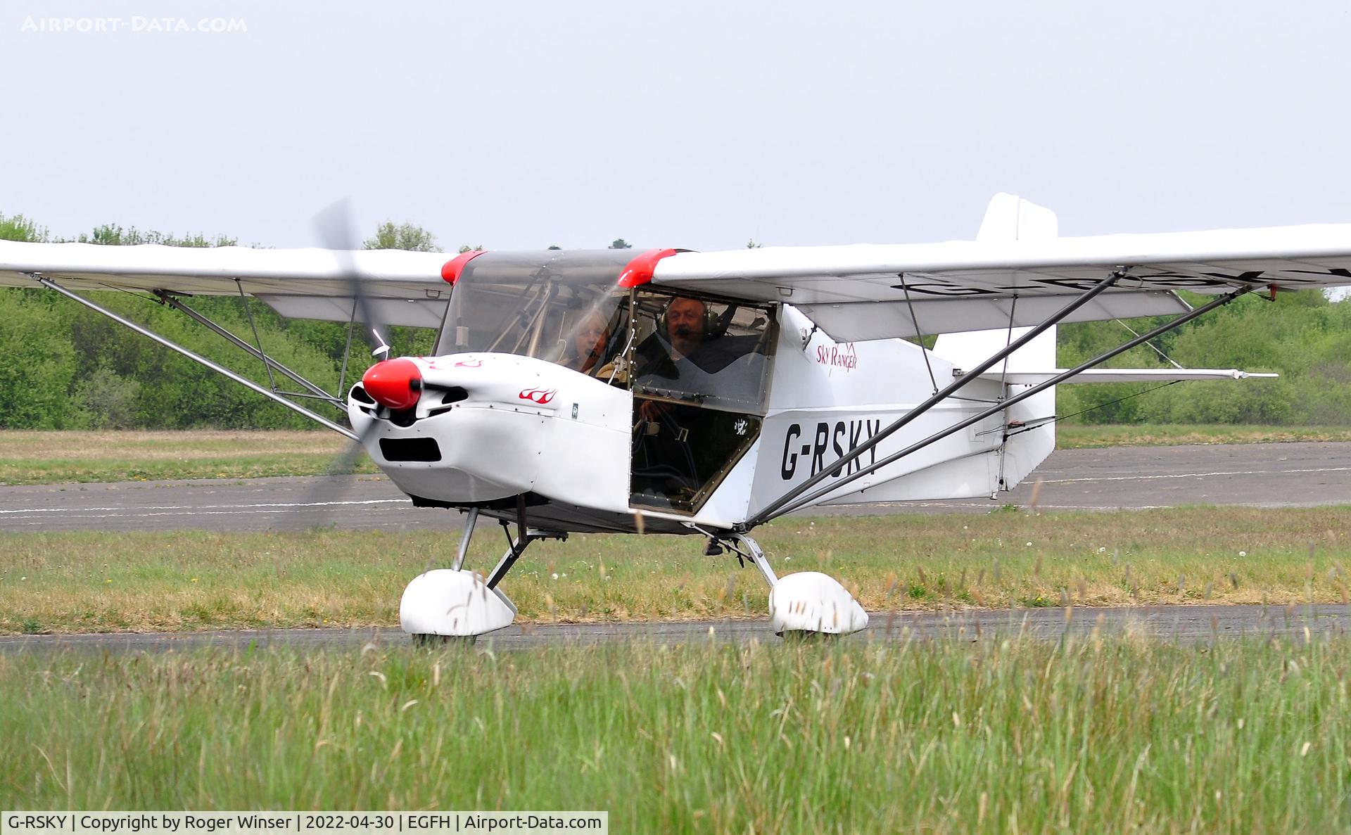 G-RSKY, 2004 Best Off Skyranger 912(2) C/N BMAA/HB/382, Visiting Skyranger arriving from Blackpool Airport.