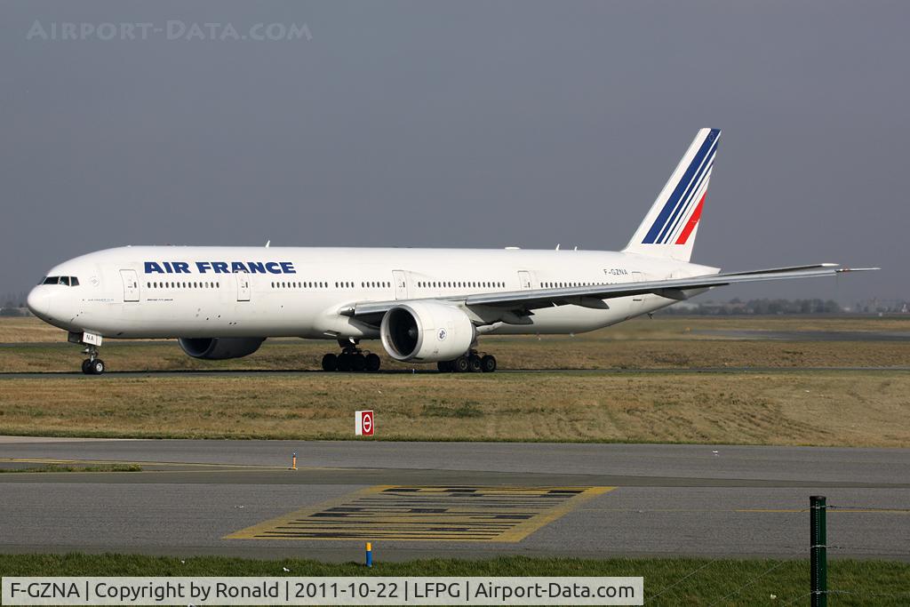 F-GZNA, 2007 Boeing 777-328/ER C/N 35297, at cdg
