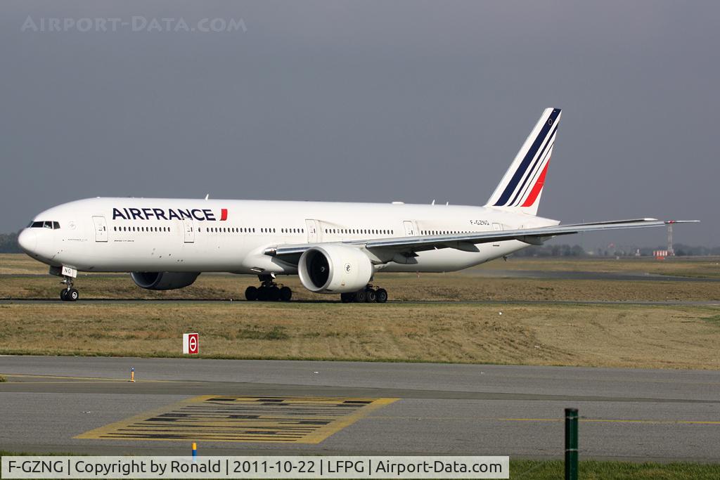 F-GZNG, 2009 Boeing 777-328/ER C/N 32968, at cdg