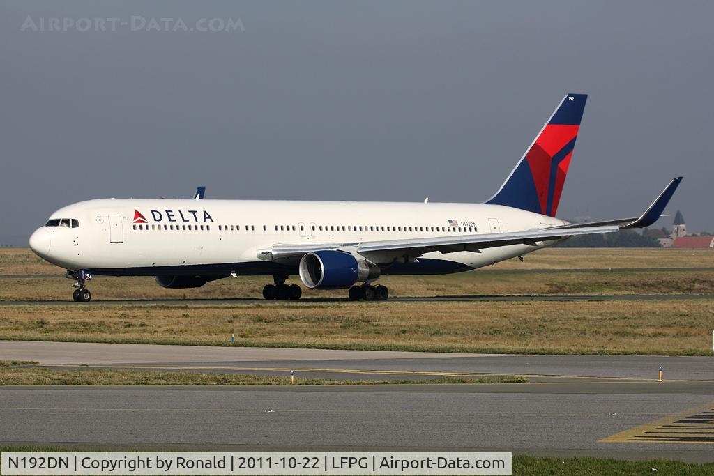 N192DN, 1997 Boeing 767-332 C/N 28449, at cdg