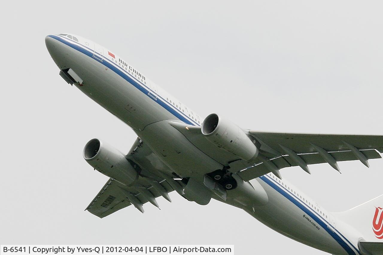 B-6541, 2012 Airbus A330-243 C/N 1304, Airbus A330-243, Take off Rwy 32L, Toulouse Blagnac Airport (LFBO-TLS)