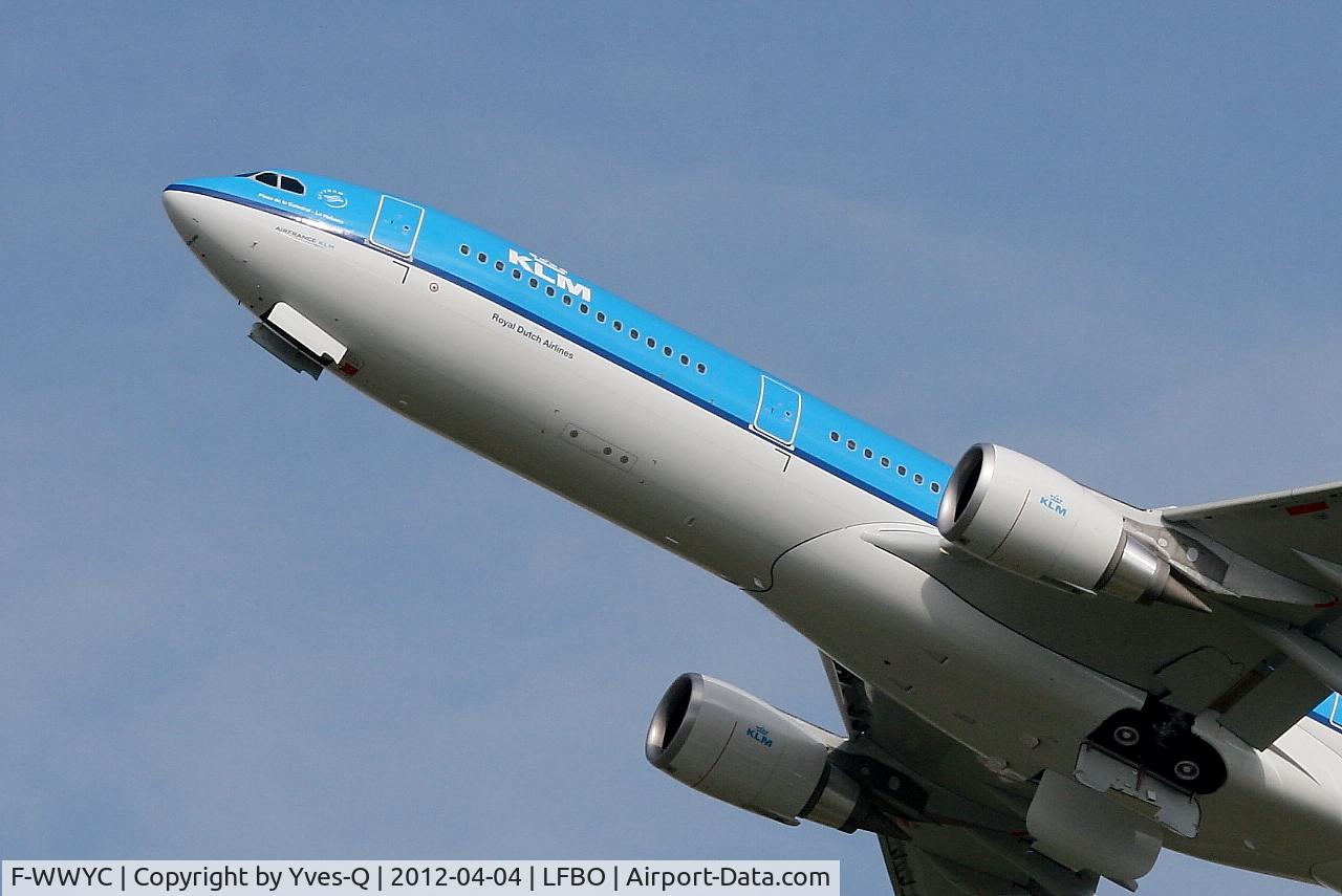 F-WWYC, 2012 Airbus A330-303 C/N 1300, Airbus A330-303, Climbing from Rwy 32L, Toulouse Blagnac Airport (LFBO-TLS)