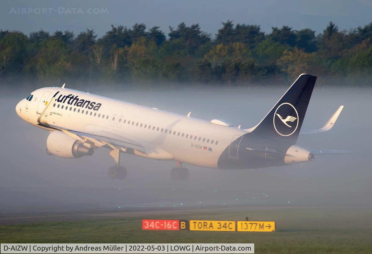 D-AIZW, 2013 Airbus A320-214 C/N 5694, Foggy takeoff.